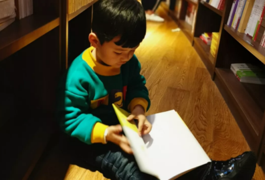 怎么引導寶寶看繪本 引導寶寶看繪本的方法