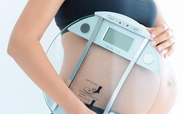 產(chǎn)后母乳喂養(yǎng)會變瘦嗎 產(chǎn)后母乳喂養(yǎng)不瘦反而胖了是什么原因