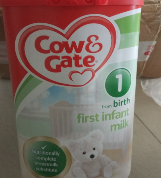 愛他美和英國牛欄奶粉哪個好 愛他美和英國牛欄對比測評