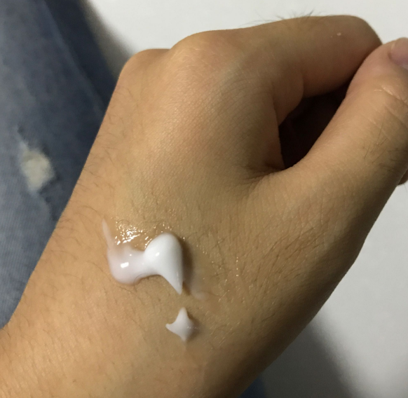 露安適媽咪身體乳用了油不油 露安適媽咪身體乳保濕效果怎么樣