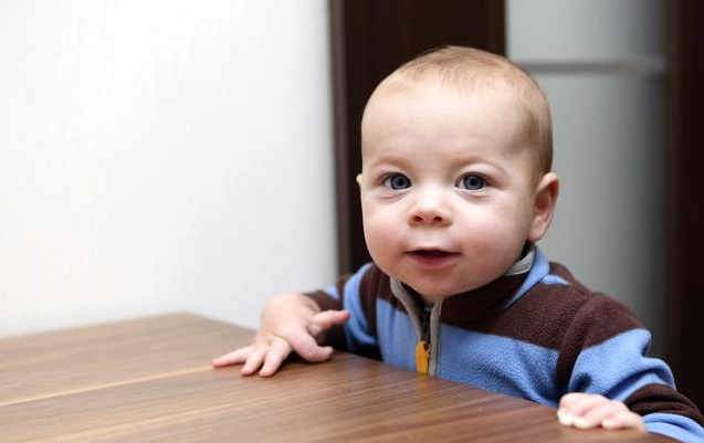 寶寶頻繁搖頭是什么怎么回事 什么情況下頻繁搖頭要重視