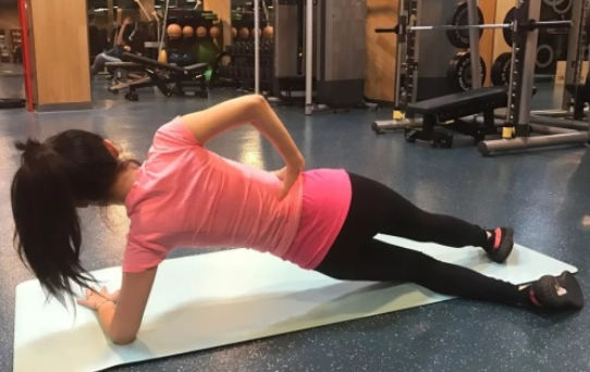 霍思燕的產后減肥方法 霍思燕瘦身60斤的秘訣