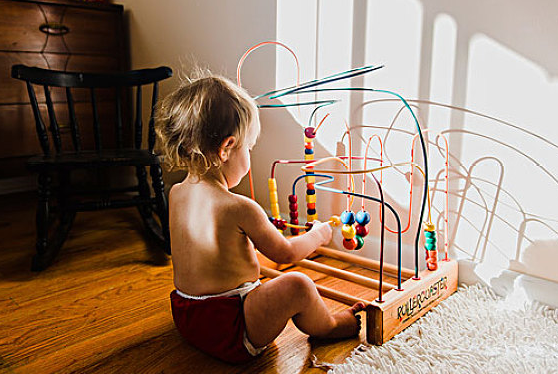 孩子想要買玩具該不該買 一出門就要買玩具怎么辦