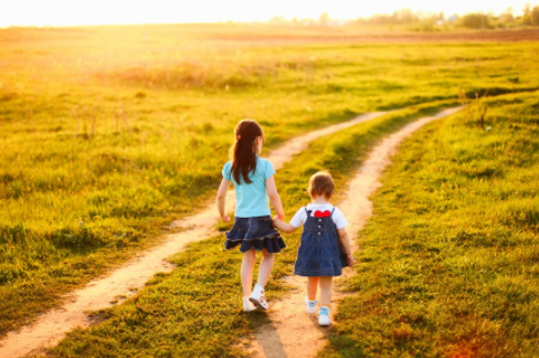 新生兒多久可以抱出門 新生兒怎么曬太陽更補鈣