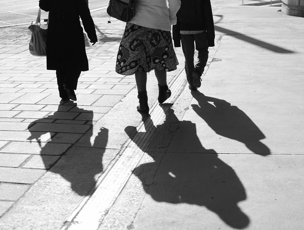 如何跟孩子解釋為什么會有影子 孩子對影子感興趣怎么解答