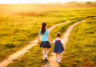 寶寶曬太陽的幾大誤區 這樣曬太陽對寶寶不好