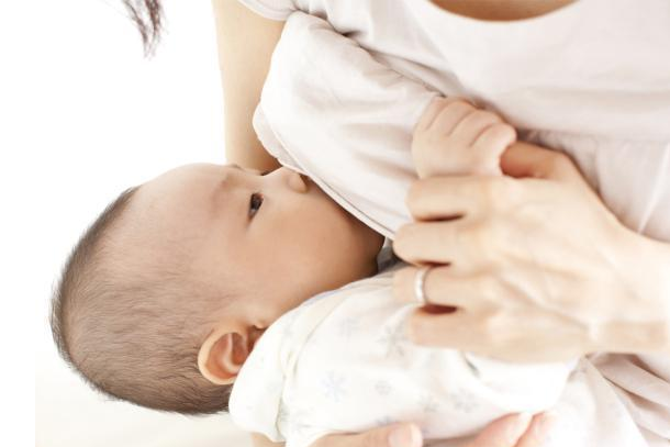 寶寶吃母乳拉肚子是母乳不好嗎 寶寶母乳性腹瀉怎么辦