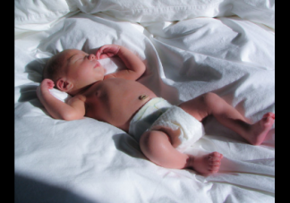 新生兒能曬太陽嗎 新生兒曬太陽要在注意什么