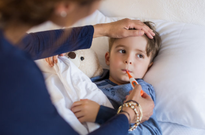 為什么寶寶晚上發燒會加重 寶寶發燒了如何退燒