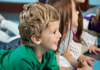 孩子在幼兒園被冷落怎么辦 孩子幼兒園被冷落的原因