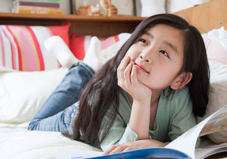 寶寶太早學英語影響學中文嗎 學雙語越早越好嗎