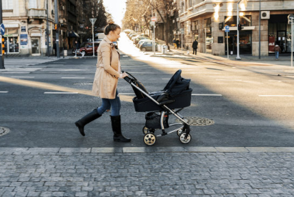 使用嬰兒車不能太隨意了 如何使用嬰兒車是有科學(xué)依據(jù)的 使用嬰兒車不能太隨意了 如何使用嬰兒車是有科學(xué)依據(jù)的