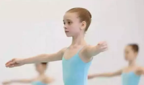 孩子學習芭蕾會練出八字腳嗎 芭蕾練不好會影響長個兒嗎