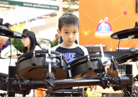 架子鼓適合多大孩子開始學 兒童學習架子鼓有什么益處