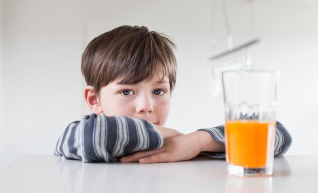 一歲寶寶能喝果汁嗎 兒童果汁飲用指南 一歲寶寶能喝果汁嗎 兒童果汁飲用指南