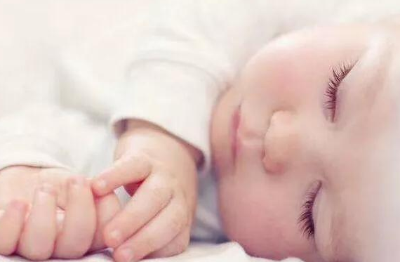 寶寶不抱就不睡怎么辦 五個寶寶的哄睡技巧