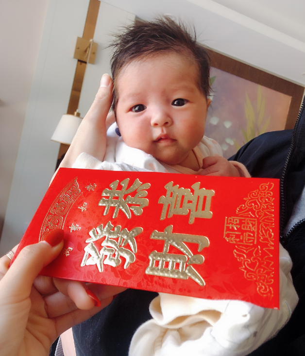 恭喜滿月孩子的祝福語 寶寶滿月的心情說說朋友圈