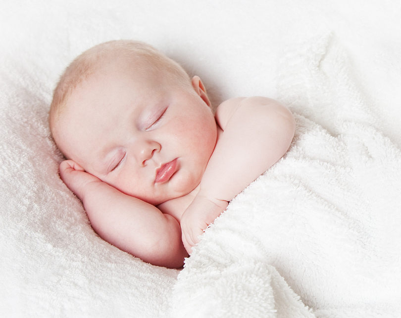 孩子一般吃多久母乳比較好 怎么知道寶寶吃奶吃飽了嗎