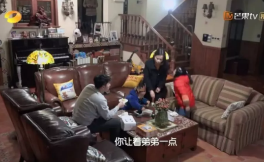 二胎的父母應(yīng)該注意什么 怎么讓大寶和二寶和諧相處