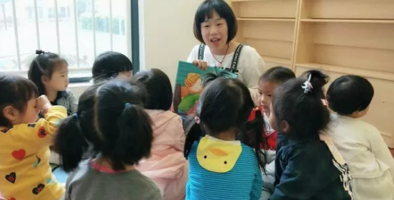 幼兒園小班國際兒童圖書日活動報道 國際兒童圖書日小班活動內容 幼兒園小班國際兒童圖書日活動報道 國際兒童圖書日小班活動內容