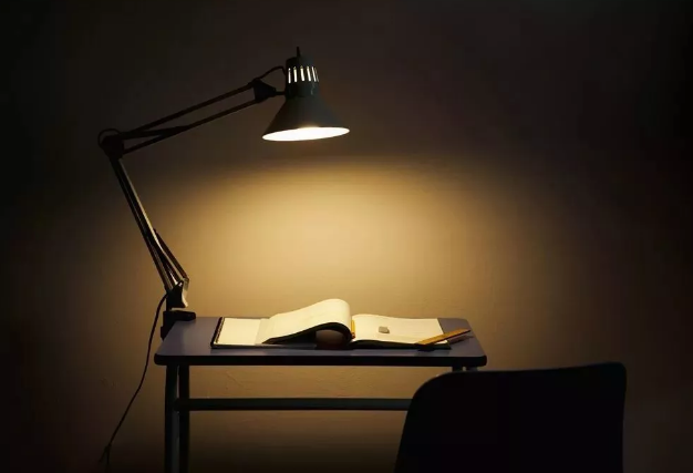 陪孩子寫作業應該用什么方法 孩子寫作業應該多陪嗎