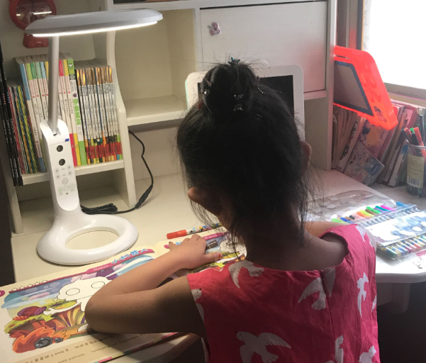 狀元星護眼燈調整坐姿怎么樣 狀元星護眼燈調整坐姿好用嗎