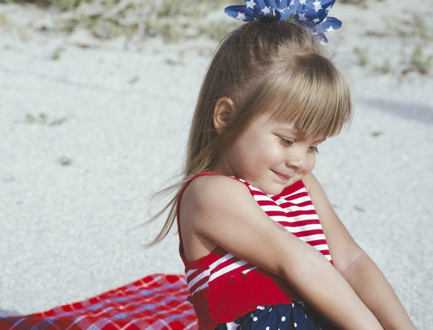 孩子在人群中總是害羞是什么原因 寶寶害羞是什么情況