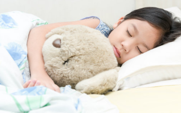 為什么中國的孩子是扁頭 如何讓寶寶的頭型更好看 為什么中國的孩子是扁頭 如何讓寶寶的頭型更好看