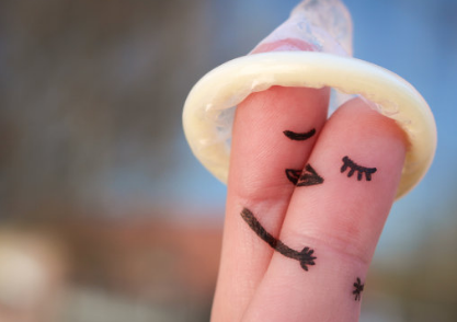 長期使用避孕套對女性來說有什么危害 避孕套的使用注意事套 長期使用避孕套對女性來說有什么危害 避孕套的使用注意事套