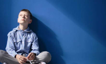 孩子自閉癥如何判斷 患自閉癥的孩子有什么癥狀