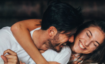 產(chǎn)后第一次同房丈夫這樣做有利于恢復(fù) 產(chǎn)后第一次同房要注意什么