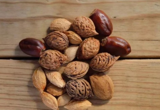 發(fā)霉的食物去掉壞的可以吃嗎 發(fā)霉食物注意事項(xiàng)