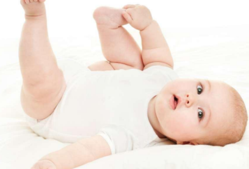 寶寶腳上出汗是怎么回事 腳愛出汗的原因