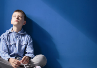 孩子自閉癥如何判斷 患自閉癥的孩子有什么癥狀