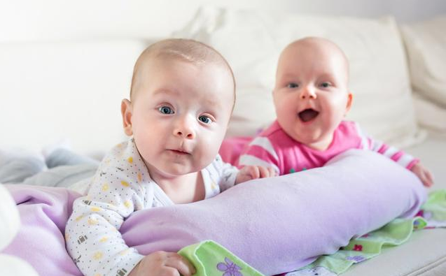 大寶為什么很容易鬧情緒 促進二寶之間關系的小游戲