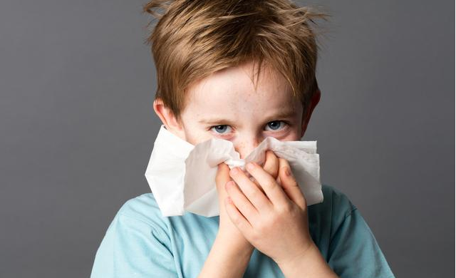 孩子經常流鼻血的常見原因 孩子流鼻血的安全處理方法