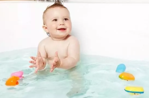 寶寶洗澡要不要搓泥 寶寶洗澡搓泥好不好