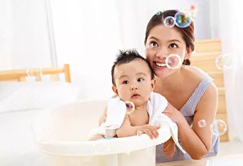 寶寶洗澡要不要搓泥 寶寶洗澡搓泥好不好