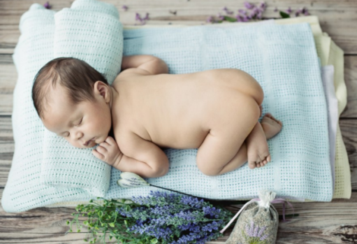 孩子邊吃邊拉有問題嗎 寶寶邊吃邊拉怎么回事