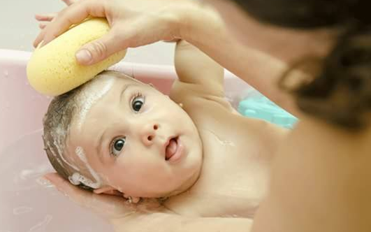 寶寶頭發稀少發黃怎么辦 寶寶頭發少發黃解決辦法