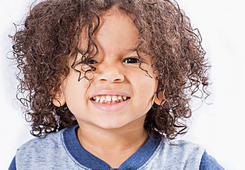 寶寶掉頭發(fā)是不是患病了 怎么讓孩子頭發(fā)濃密