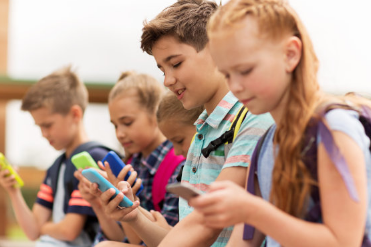 孩子沉迷于玩手機該怎么辦 孩子愛玩手機該怎么引導