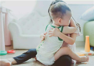 大寶為什么很容易鬧情緒 促進二寶之間關系的小游戲