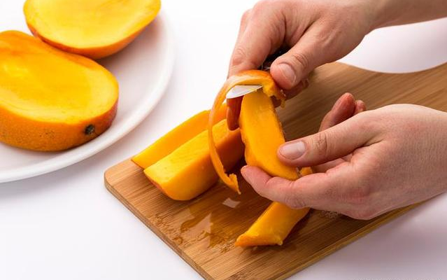 懷孕吃芒果寶寶皮膚會變黃嗎 孕婦吃芒果的正確姿勢