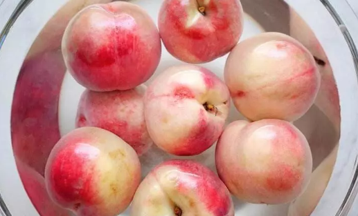 孕婦夢見摘到桃子吃什么意思 孕婦夢見摘到桃子吃生男生女