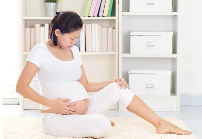 孕婦腿抽筋就是缺鈣嗎 孕婦頻繁腿抽筋難受怎么緩解
