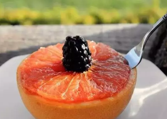 哺乳期能吃葡萄柚嗎 母乳媽媽吃葡萄柚好不好