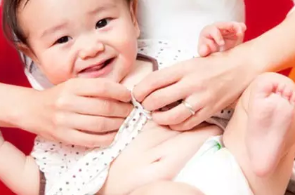 夏天給孩子穿衣不是越少越好 夏季孩子穿衣有什么講究