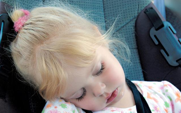 孩子睡覺(jué)流口水是什么引起的 孩子睡覺(jué)流口水怎么辦 孩子睡覺(jué)流口水是什么引起的 孩子睡覺(jué)流口水怎么辦