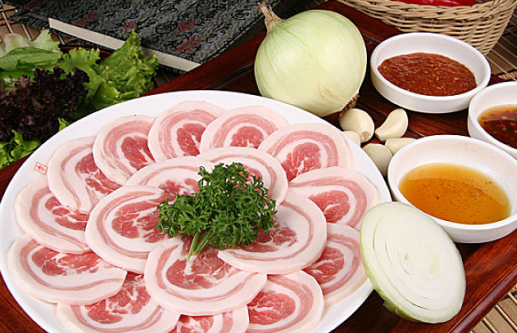 寶寶剛添加輔食就吃肉好嗎 每天吃多少肉好